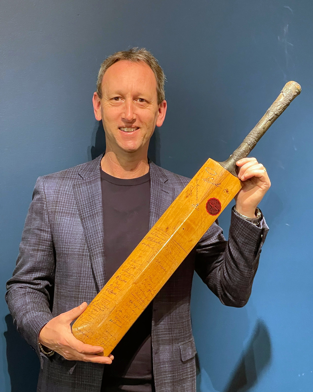 Sale Of Sir Don Bradman Bat Sets A New World Record